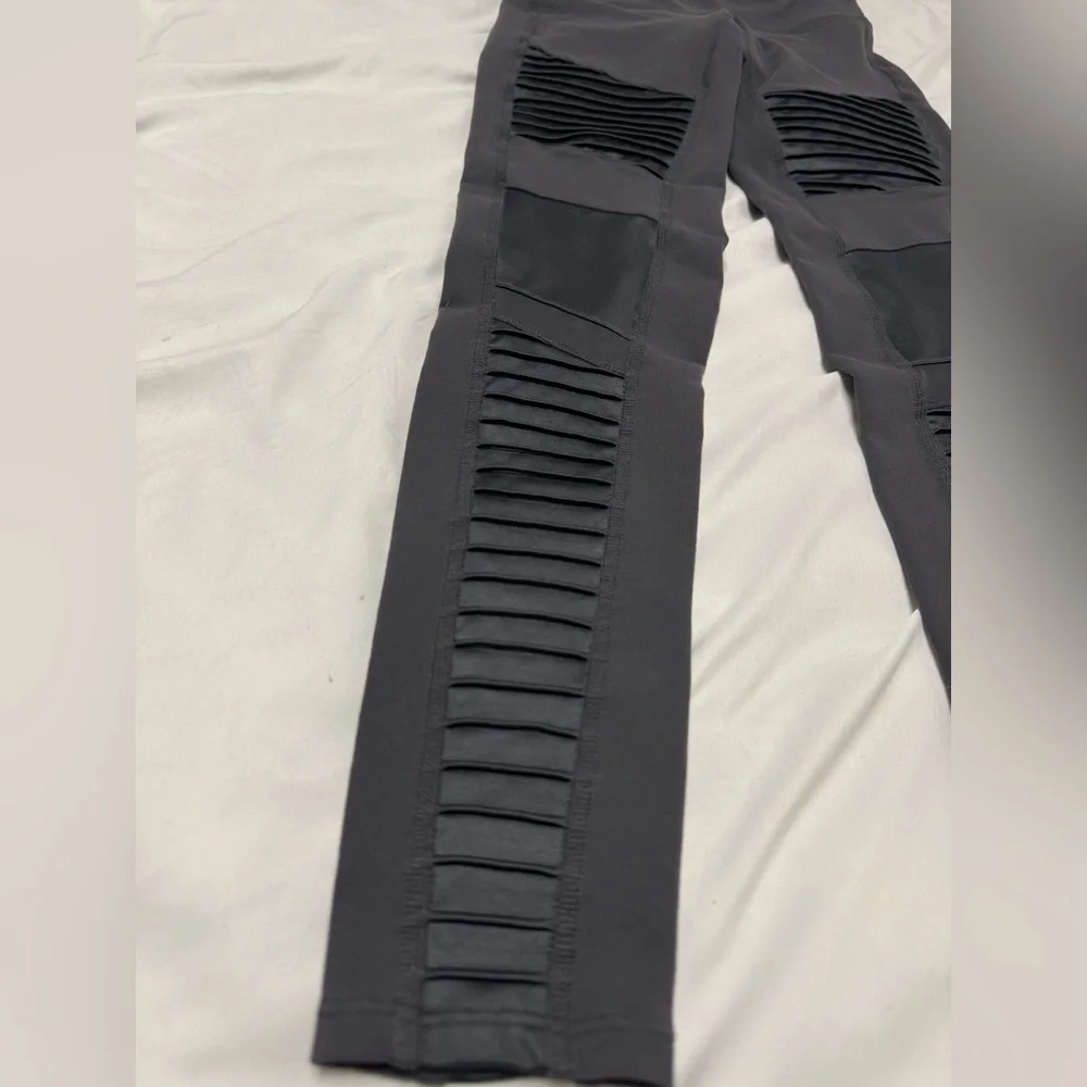 Alo High-Waist Moto Legging